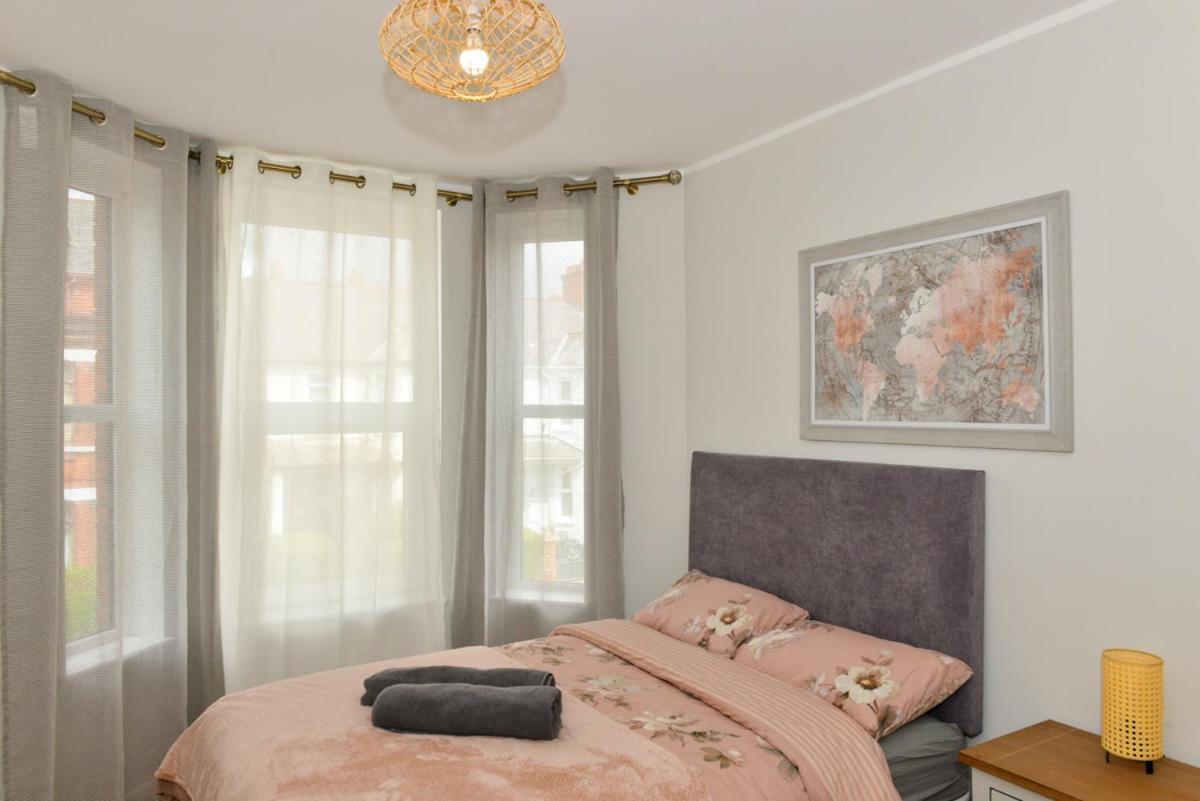 Esterville Apartments 1 And 2 Bedrooms Hot Tub Availability Belfast Exterior foto